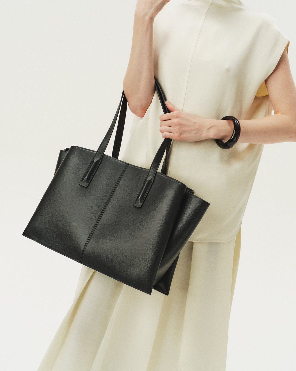 The Essential Tote - Taupe